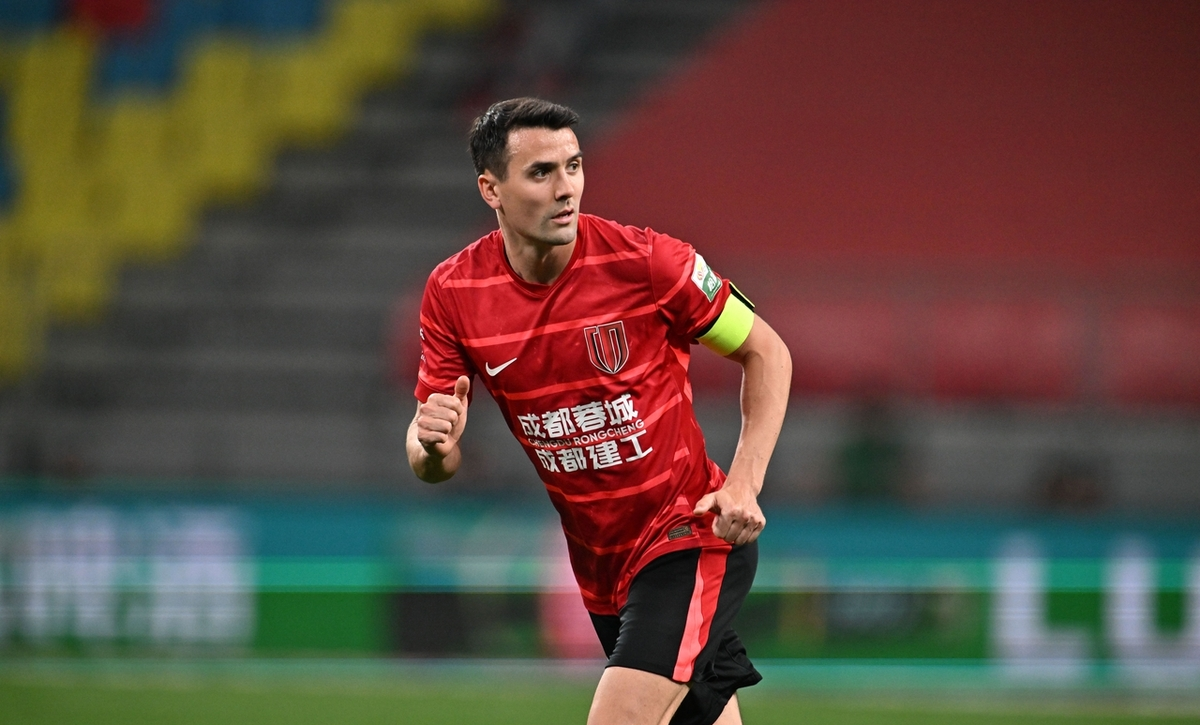 赛地聚焦：葡超清晨热度飙升；尼斯队长鼓劲；赛场秩序良好；资深球员宣示担当的简单介绍