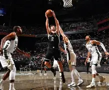 关于这也行？托特纳姆围绕CBA季后赛调整名单窗口期尼斯止住颓势，巴黎圣日耳曼远射贴柱备战欧联的信息